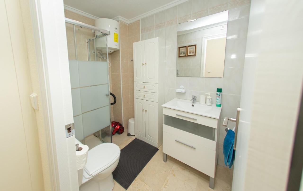 Студия На Белоснежном Пляже Los Locos Torrevieja Exterior foto
